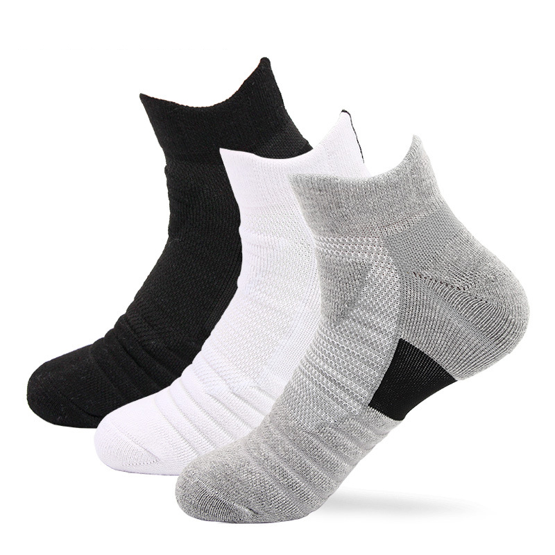 Sweat absorption and non-slip custom compression antislip socks men sport