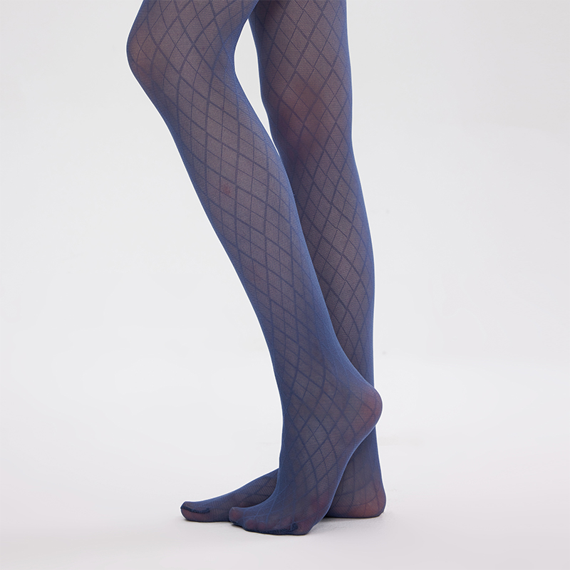 Diamond pattern mesh tights