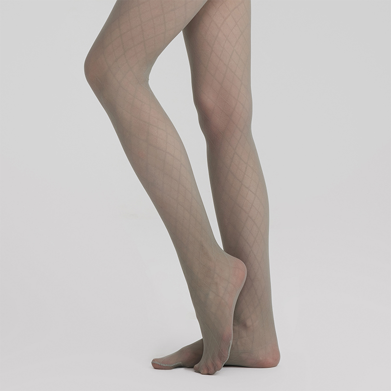 Diamond pattern mesh tights